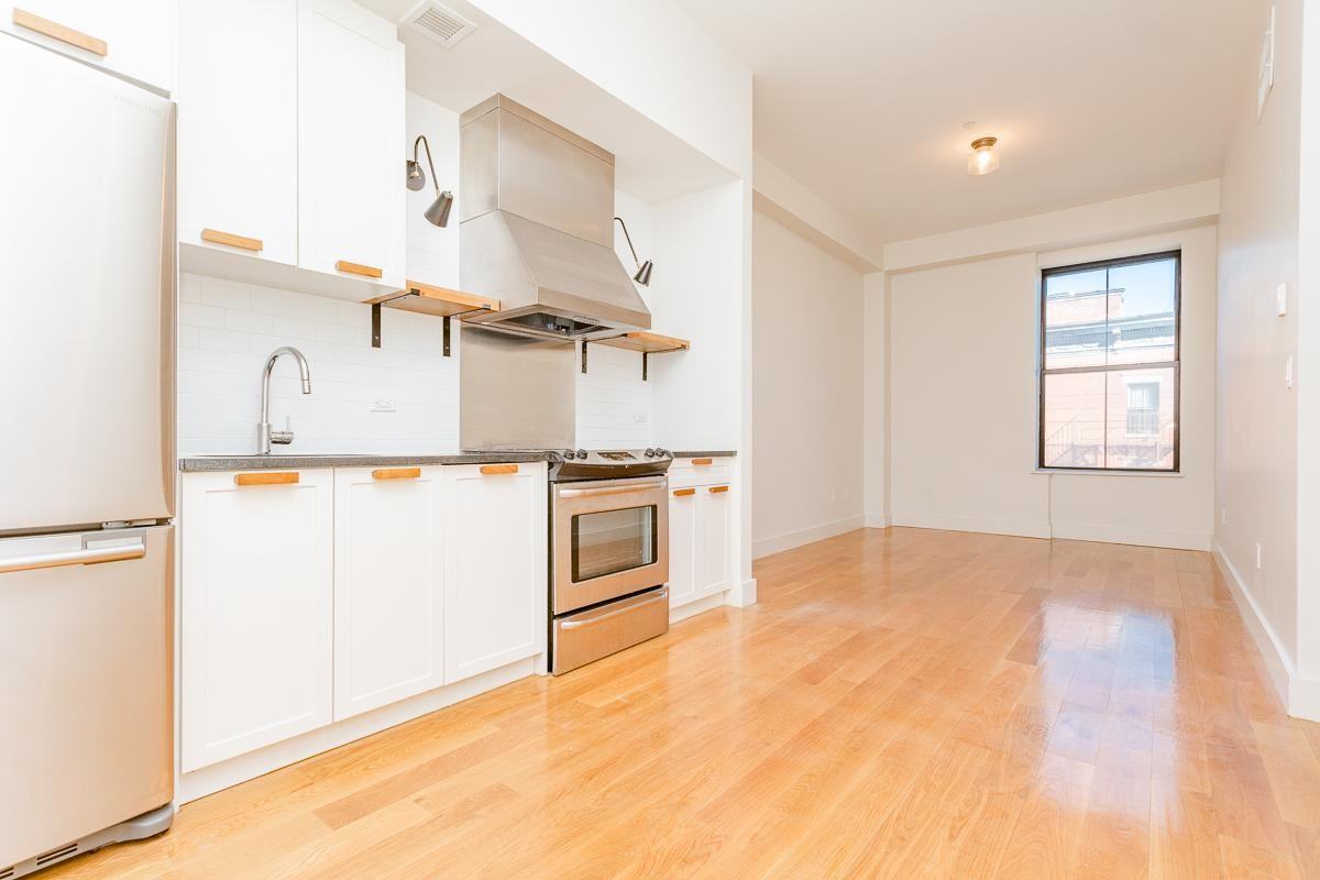 5527 Myrtle Ave #203 - Photo 3 of 7