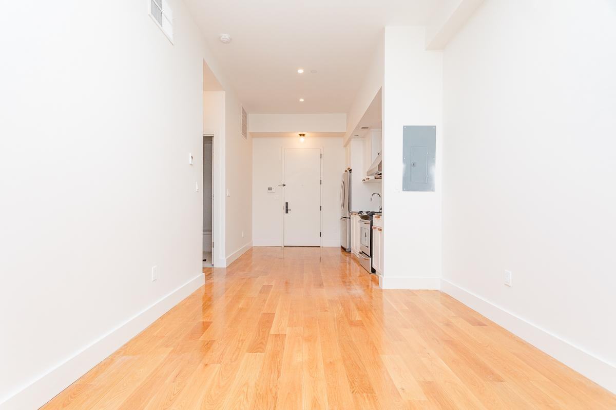 5527 Myrtle Ave #203 - Photo 5 of 7