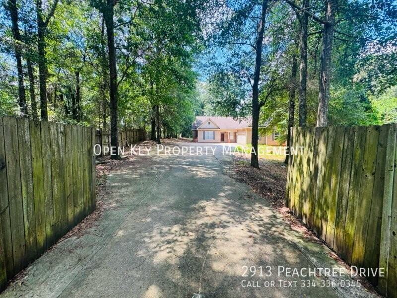 2913 Peachtree Dr - Photo 2 of 22
