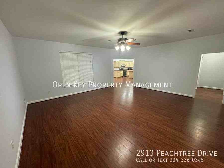 2913 Peachtree Dr - Photo 5 of 22