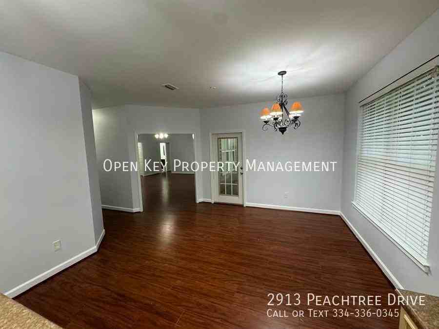 2913 Peachtree Dr - Photo 6 of 22