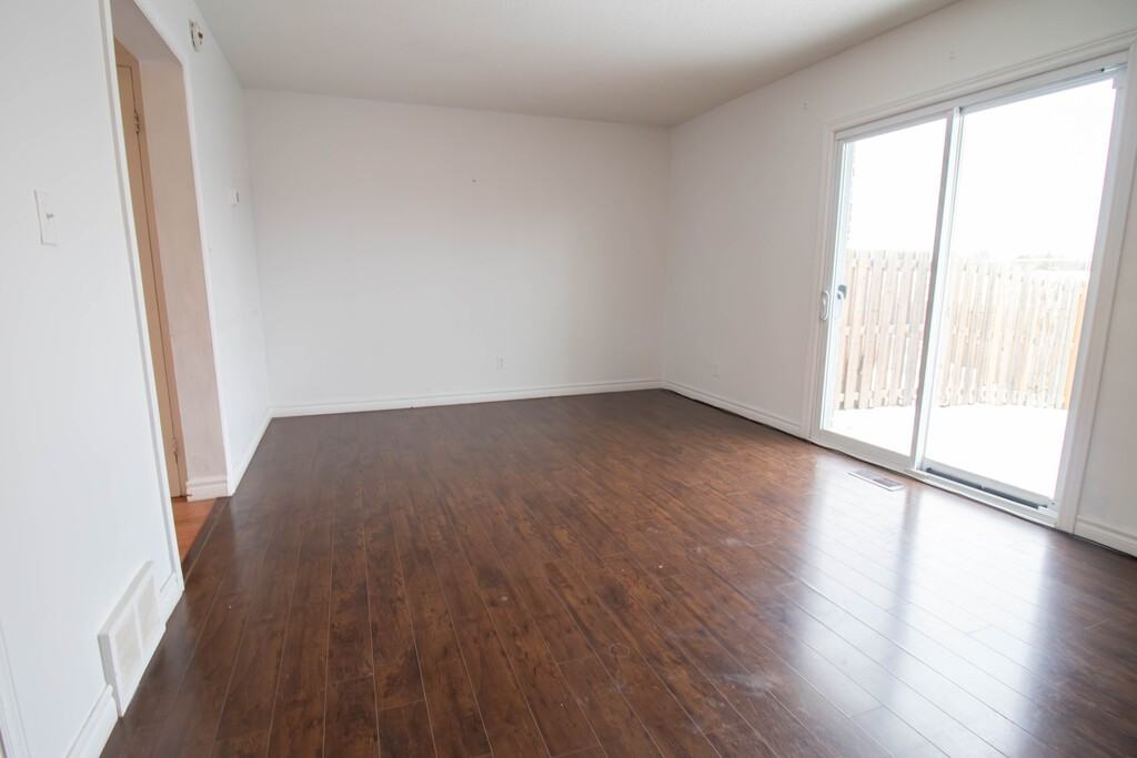 131 Rockwood Ave - Photo 2 of 19