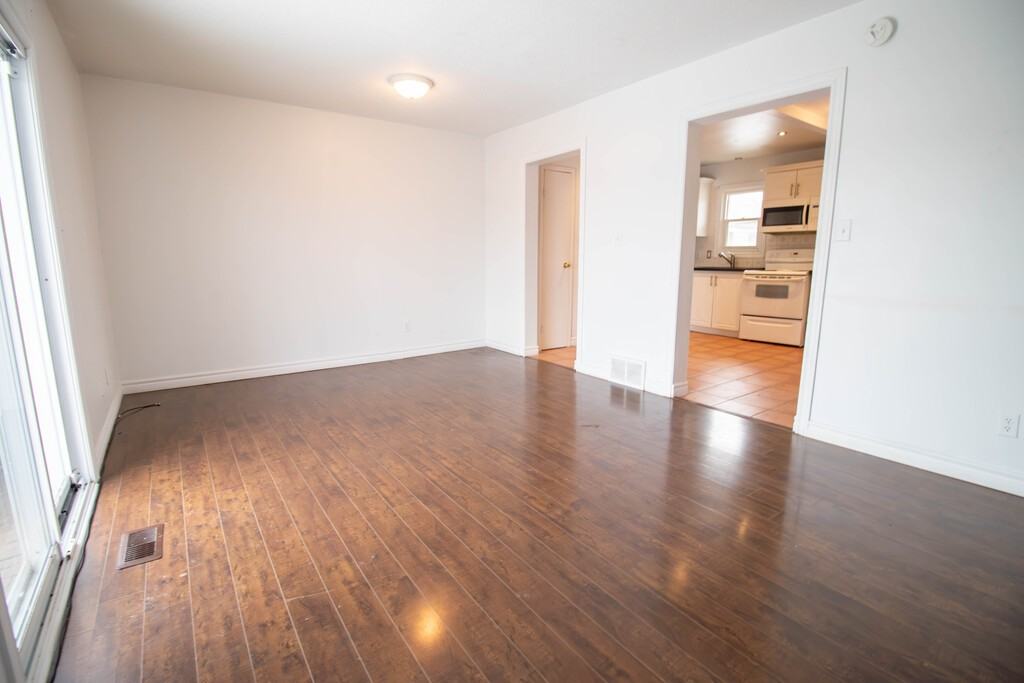 131 Rockwood Ave - Photo 3 of 19