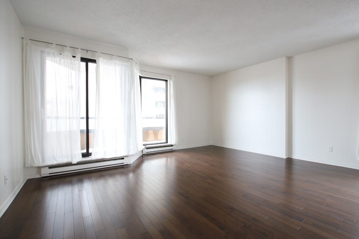 1607-556 Laurier Ave W - Photo 3 of 20