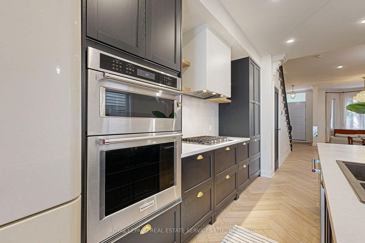 81 Major Street - Photo 5 of 28