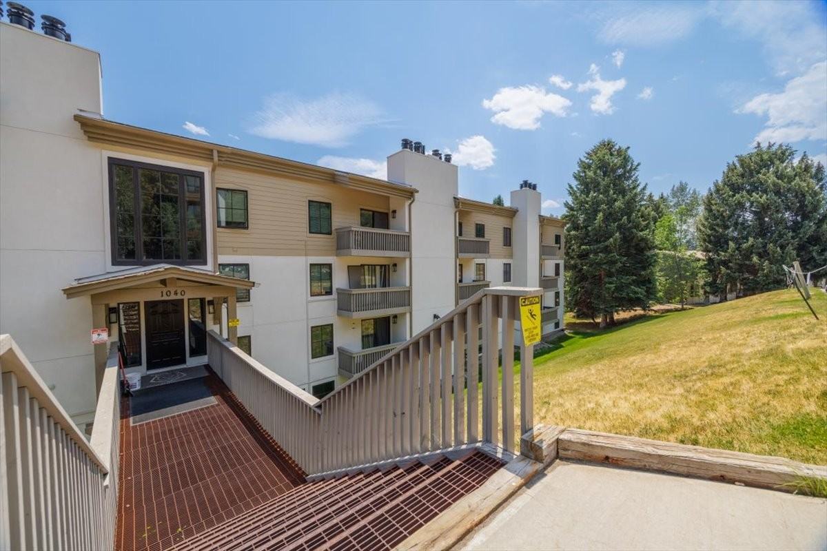 1040 Vail View Dr #308UNIT308 - Photo 2 of 24
