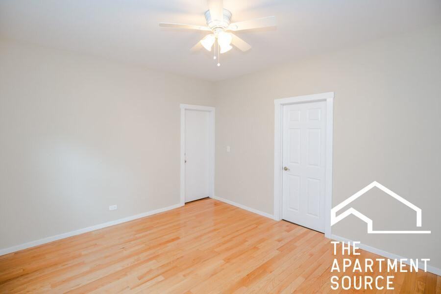 2445 N Clybourn Ave #1R - Photo 4 of 9