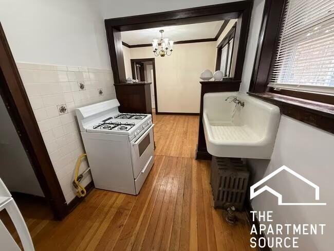 1943 Wesley Ave #201 - Photo 5 of 21