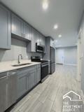 926 W 32nd Pl - Photo 1 of 1
