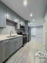926 W 32nd Pl - Photo 1 of 1