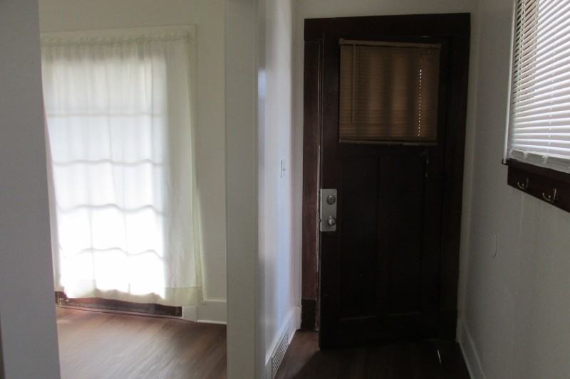 1023 1st Ave S - Photo 5 of 23