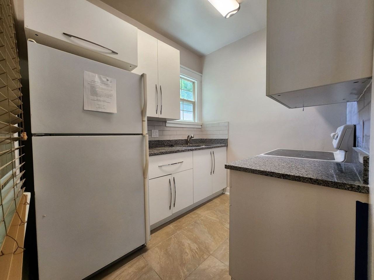 1000 Carteret Ave #4 - Photo 5 of 37