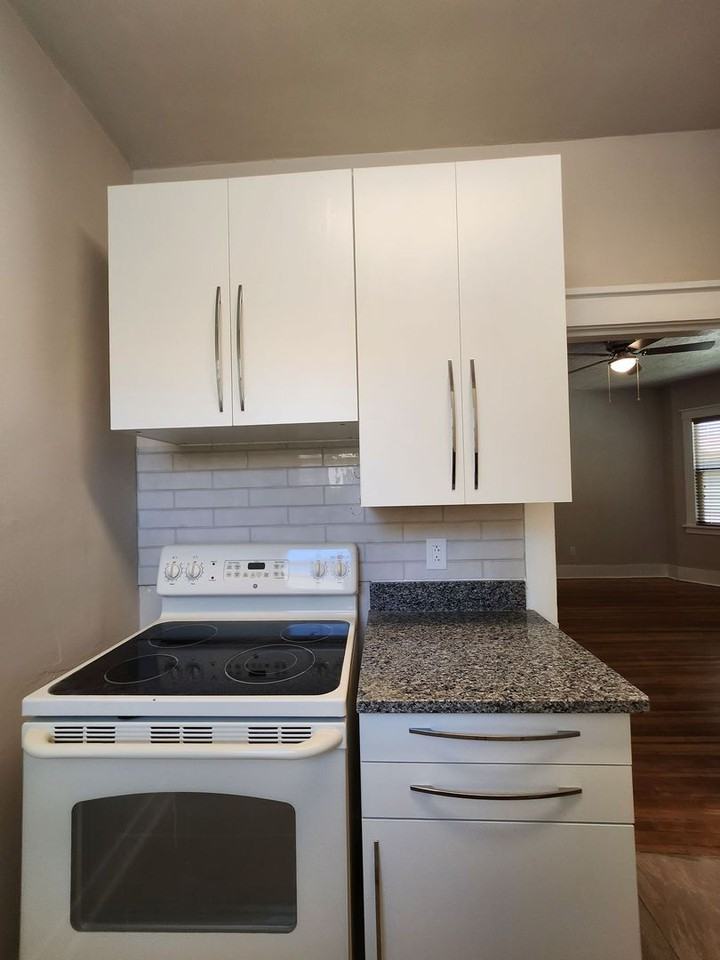 1000 Carteret Ave #4 - Photo 7 of 37
