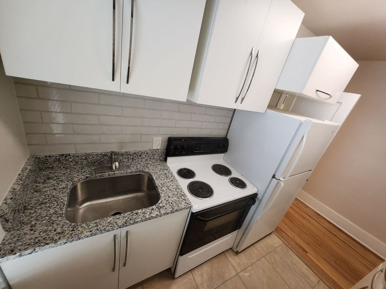 1000 Carteret Ave #8 - Photo 4 of 35