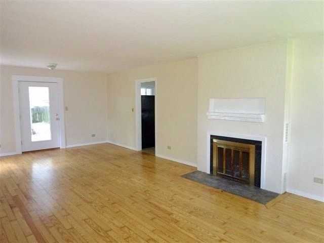 908 Rosser Ln - Photo 3 of 10
