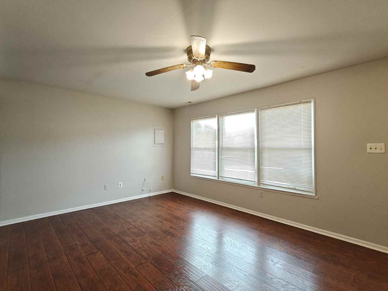 60 Farmhouse Rd - Photo 3 of 15