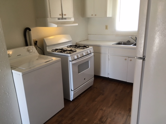 117 S Boston Ave - Photo 2 of 9
