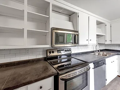 1560 Wealthy St Se #2 - Photo 6 of 16