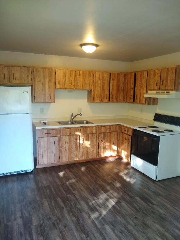 2126 Vermont Ave - Photo 4 of 18