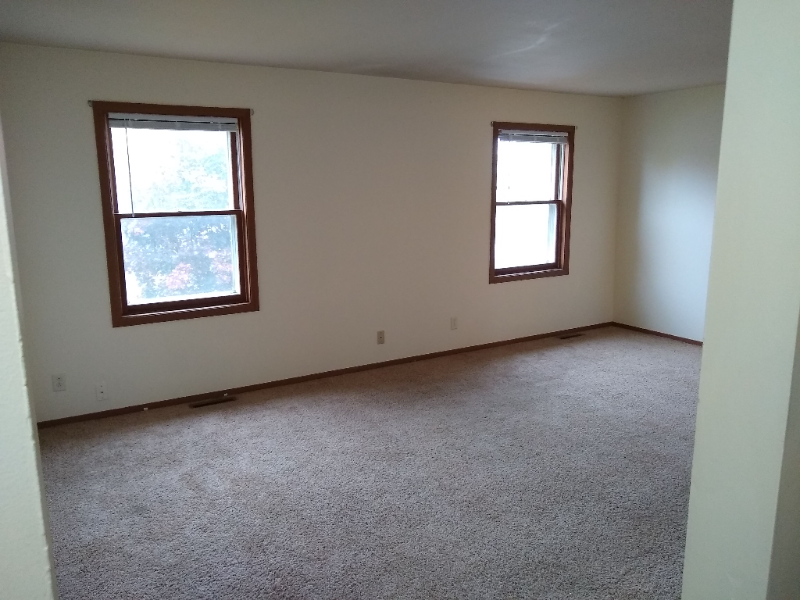 2126 Vermont Ave - Photo 6 of 18