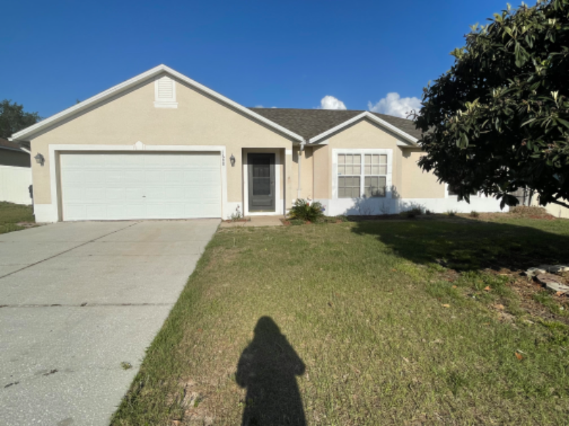 1688 Brolga St