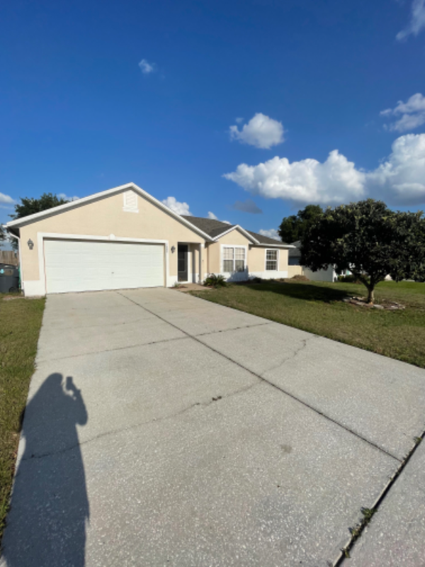 1688 Brolga St - Photo 2 of 4