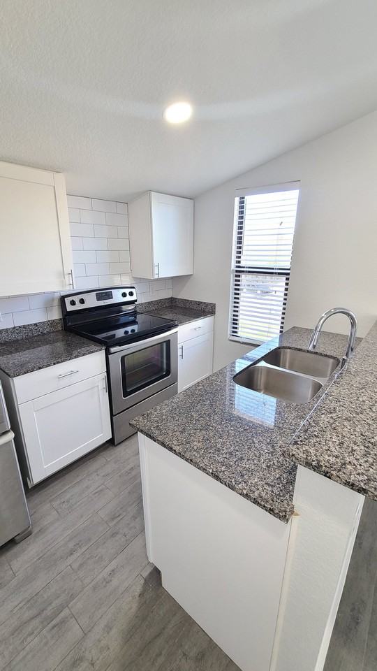 7406 Geneva Dr - Photo 4 of 19