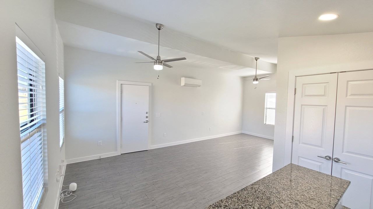 7406 Geneva Dr - Photo 7 of 19