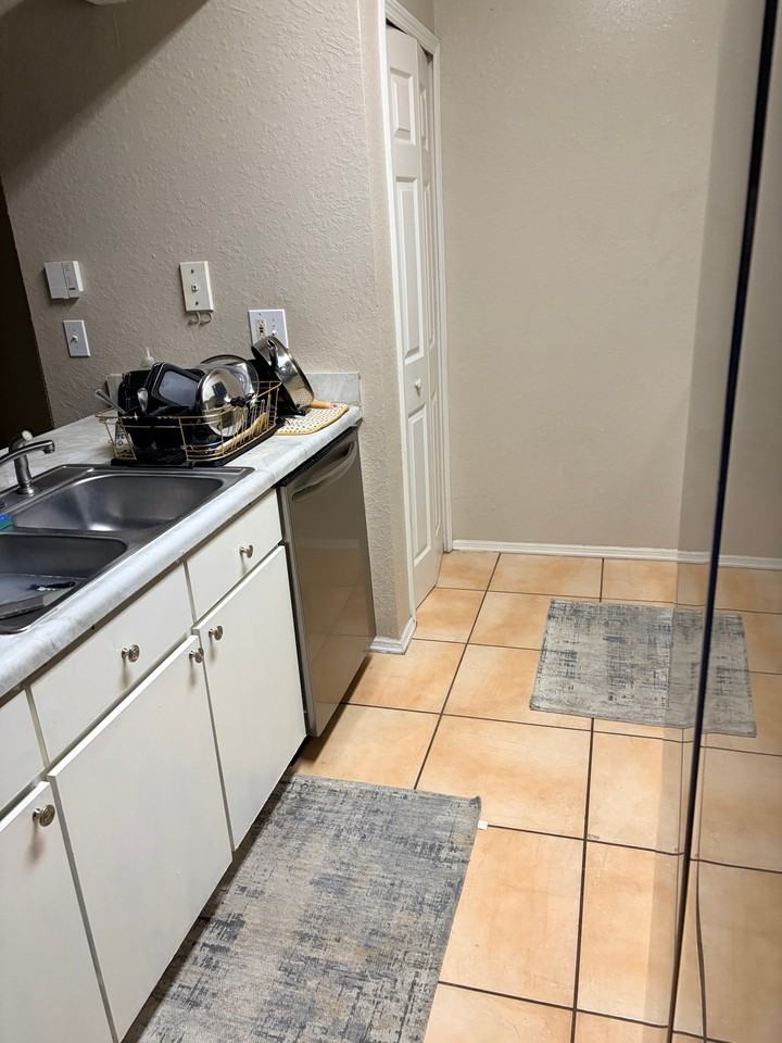 6206 Avignon Ct - Photo 4 of 16