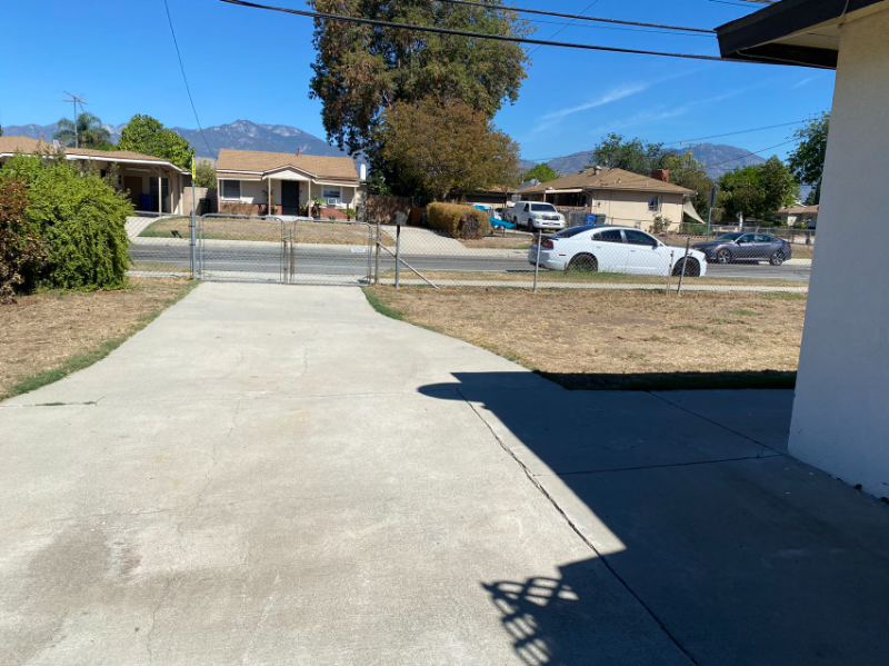 10860 Freer St - Photo 2 of 16