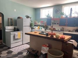 featured image of 170 Oak St #2