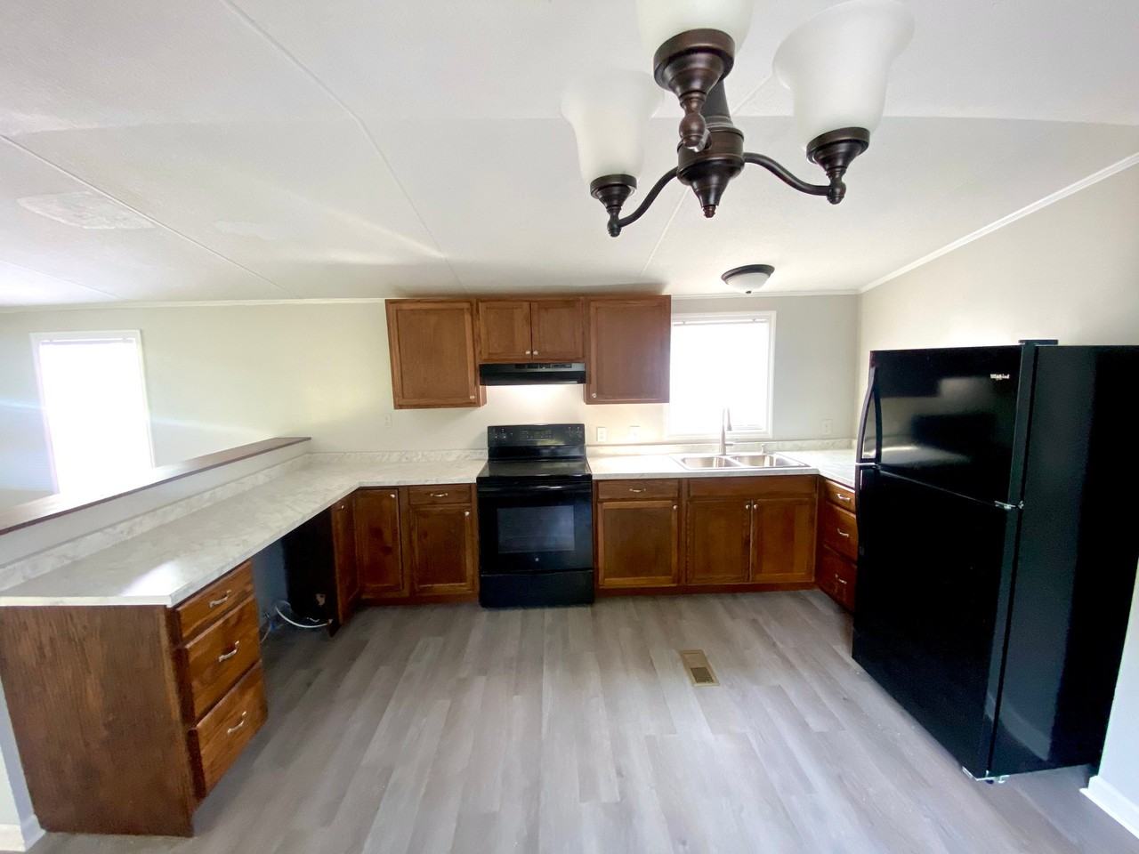 102 Persimmon Dr - Photo 3 of 20