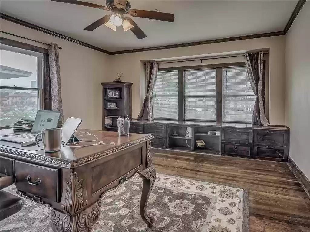 423 Ne 14th St - Photo 2 of 20