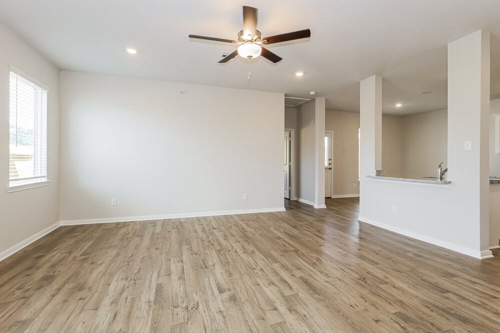 15582 Caramel Springs Dr - Photo 4 of 20