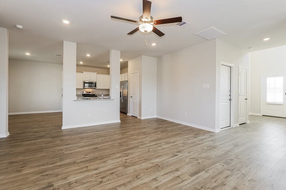 15582 Caramel Springs Dr - Photo 5 of 20