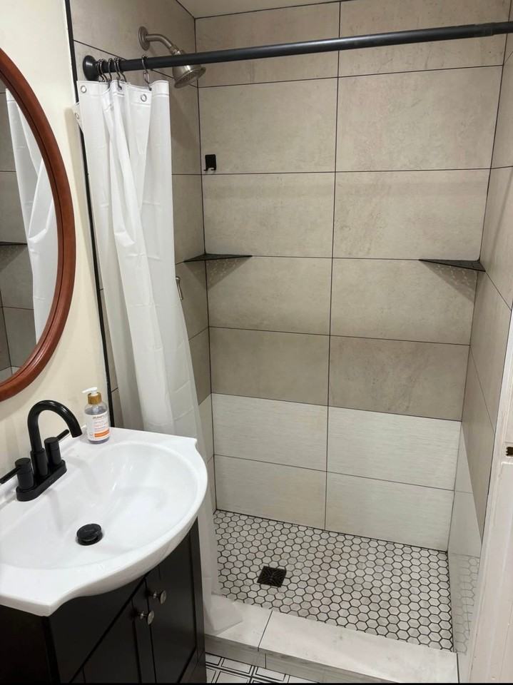 304 N 8th Ave - Photo 2 of 3