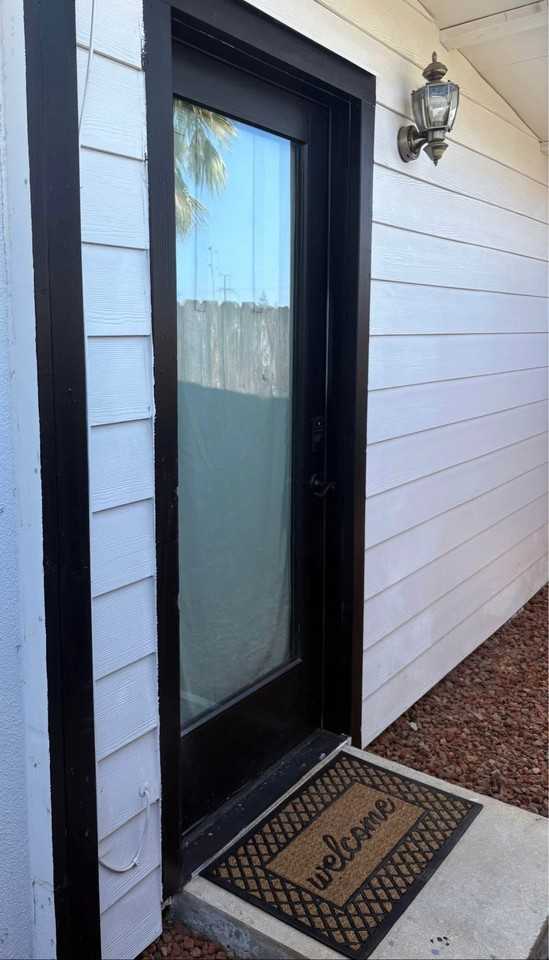 304 N 8th Ave - Photo 3 of 3