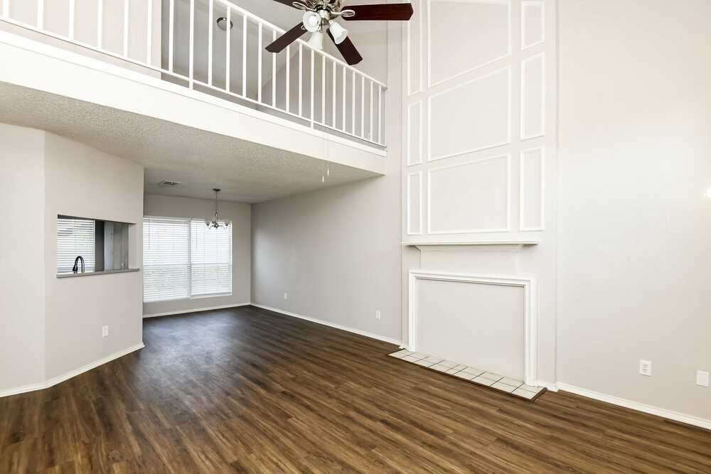 2500 Creekwood Ln - Photo 4 of 17