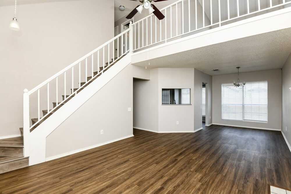 2500 Creekwood Ln - Photo 5 of 17