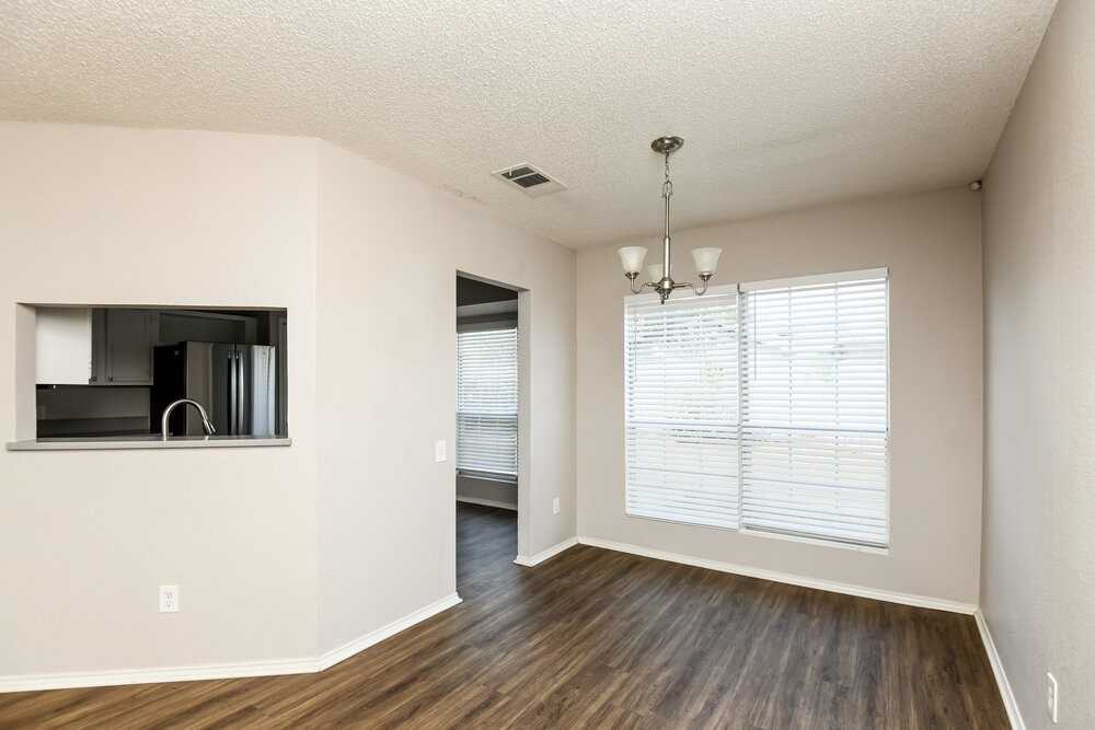 2500 Creekwood Ln - Photo 7 of 17