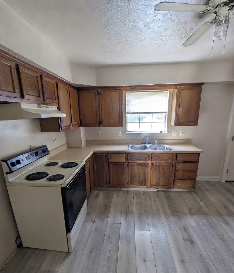212 Gates Ave #DWN - Photo 4 of 6