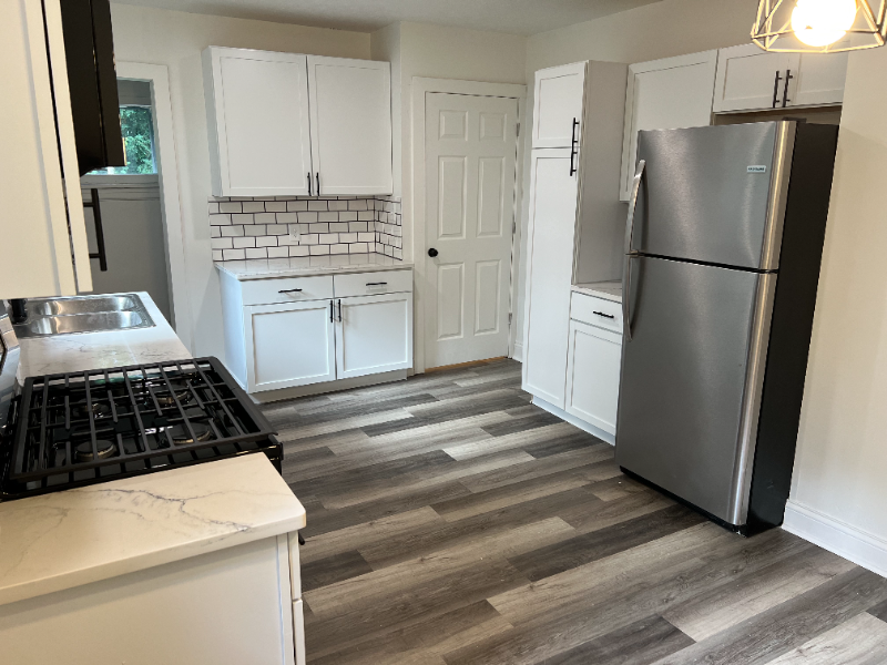 673 Harrison Ave - Photo 5 of 16