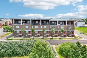 featured image of 1525 1525 - 1585 Forest Lake Drive