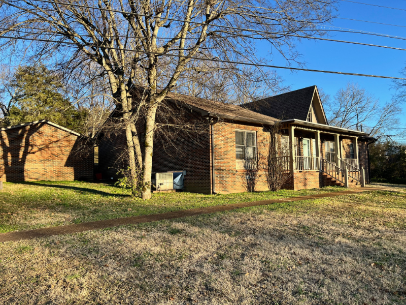 Oakwood Dr #A - Photo 2 of 9