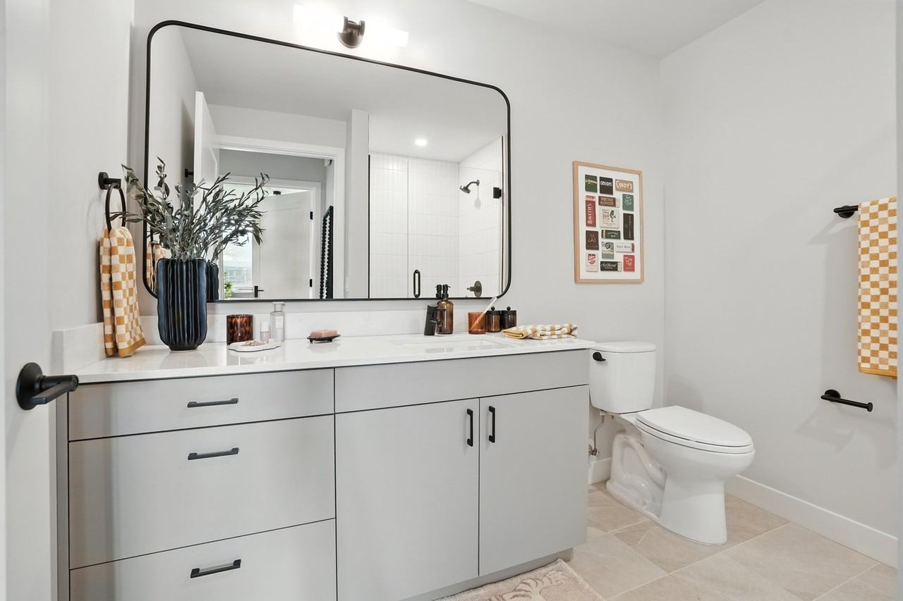 1154 W Carroll Ave - Photo 4 of 9