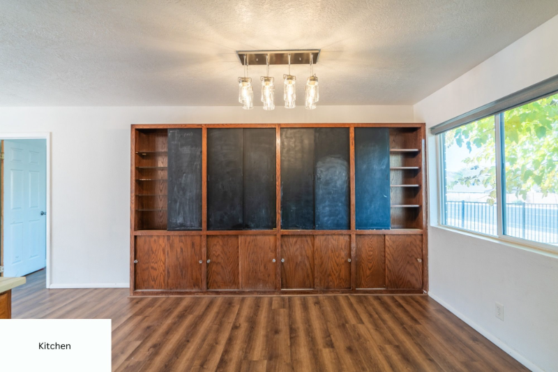 726 N Valley View Dr - Photo 6 of 18
