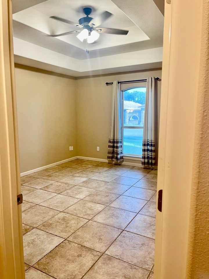 1620 Cardinal Ave - Photo 3 of 20