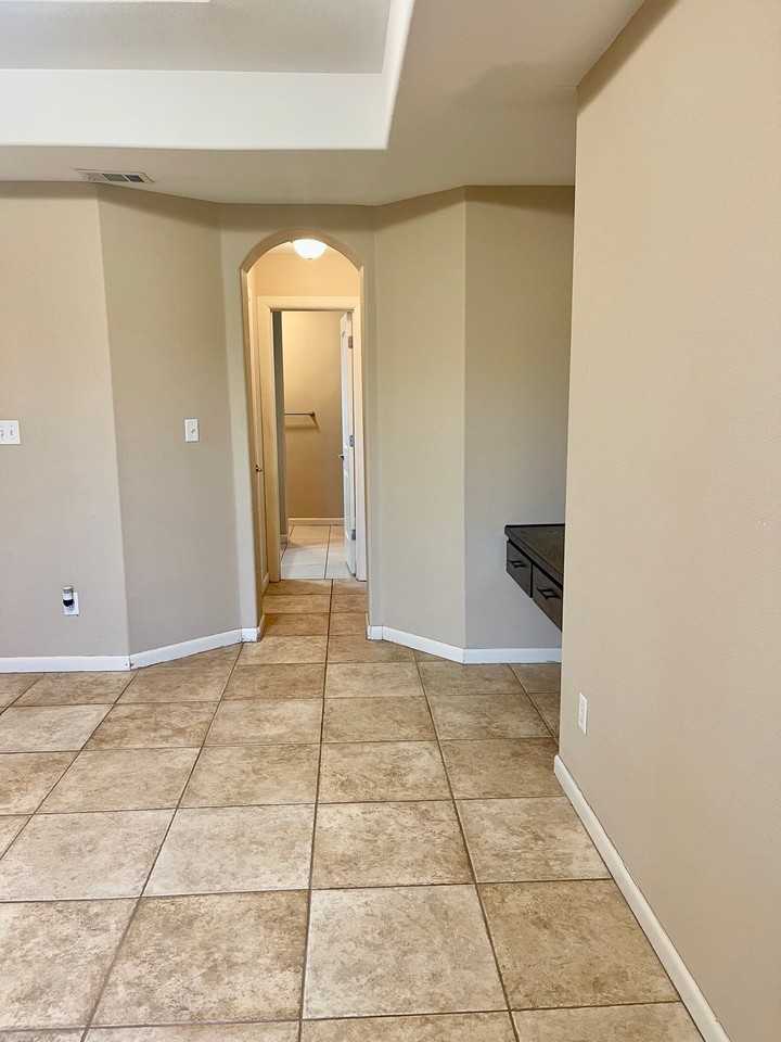 1620 Cardinal Ave - Photo 5 of 20