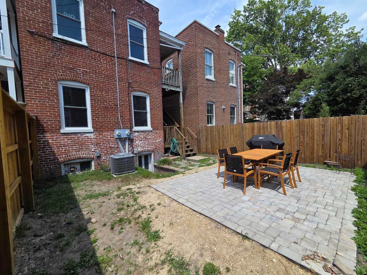 2123 Stuart Ave #B - Photo 4 of 14