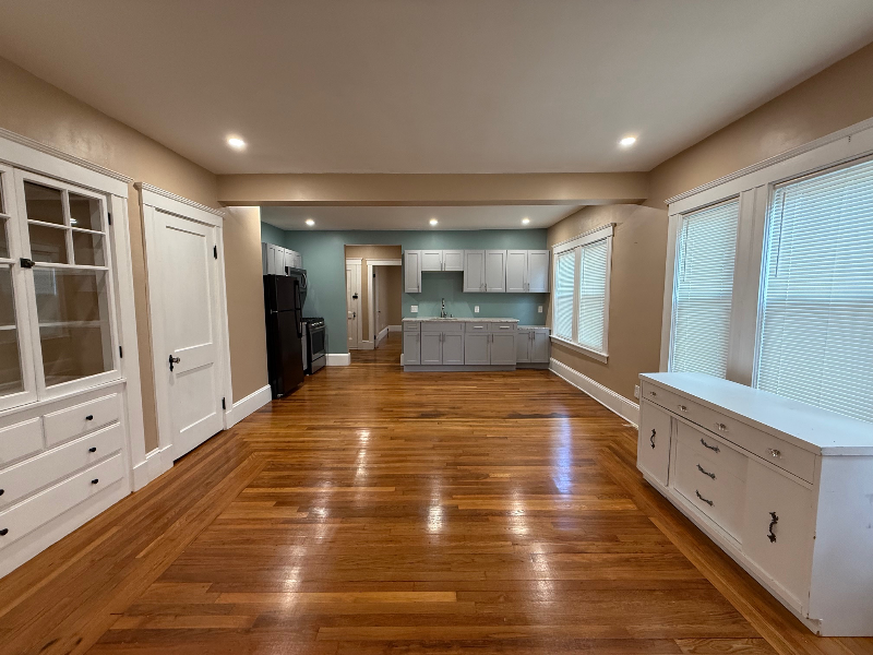 4029 Washington St #1R - Photo 3 of 10